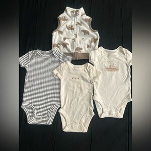 Neutral Toned Baby One Piece Set Size 0-3 m